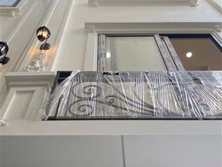 Bán gấp nhà đẹp giá rẻ ở xuân đỉnh, nhà xây mới nét căng, nhà thang máy siêu đẹp