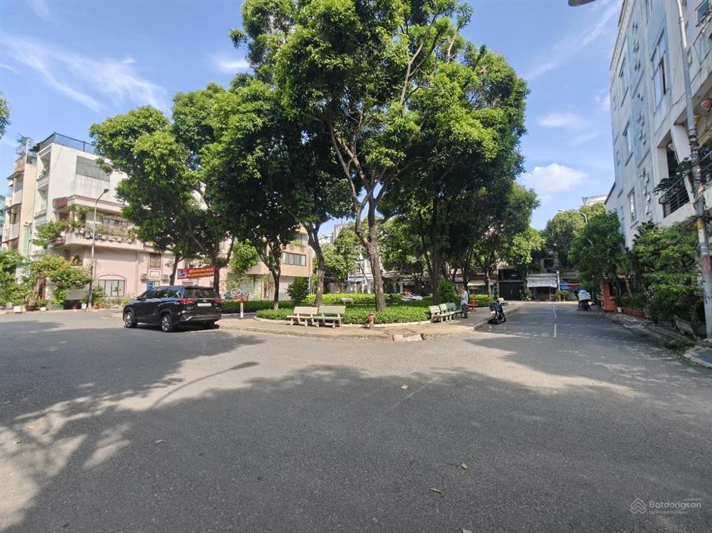 Nhà 5 tầng khu cư xá nguyên hồng, gần công viên. vị trí siêu đẹp. diện tích 4x16m