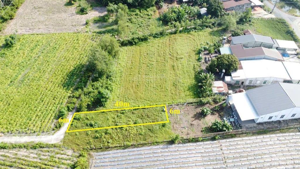 240m2 có thổ. đường bê tông thông. dân đông. 330tr