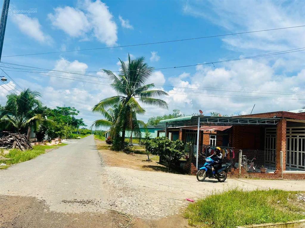240m2 có thổ. đường bê tông thông. dân đông. 330tr