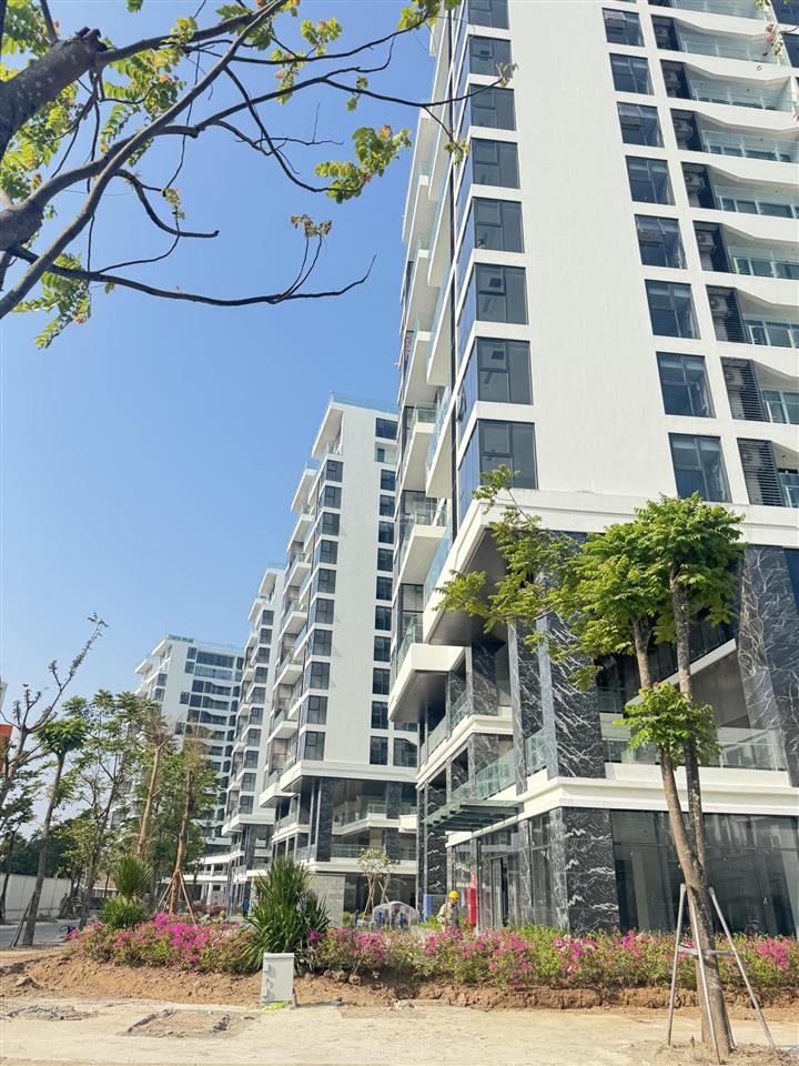 Cần bán căn 2pn dt 80m2, view hồ harmony. dự án sunshine green iconic phúc đồng long biên