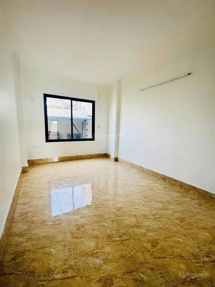 Cầu diễn nhà ô tô đỗ ngõ thông 7 phòng vừa ở vừa cho thuê 9,2 tỷ