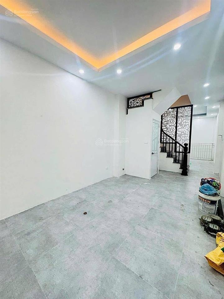 Cầu diễn nhà ô tô đỗ ngõ thông 7 phòng vừa ở vừa cho thuê 9,2 tỷ