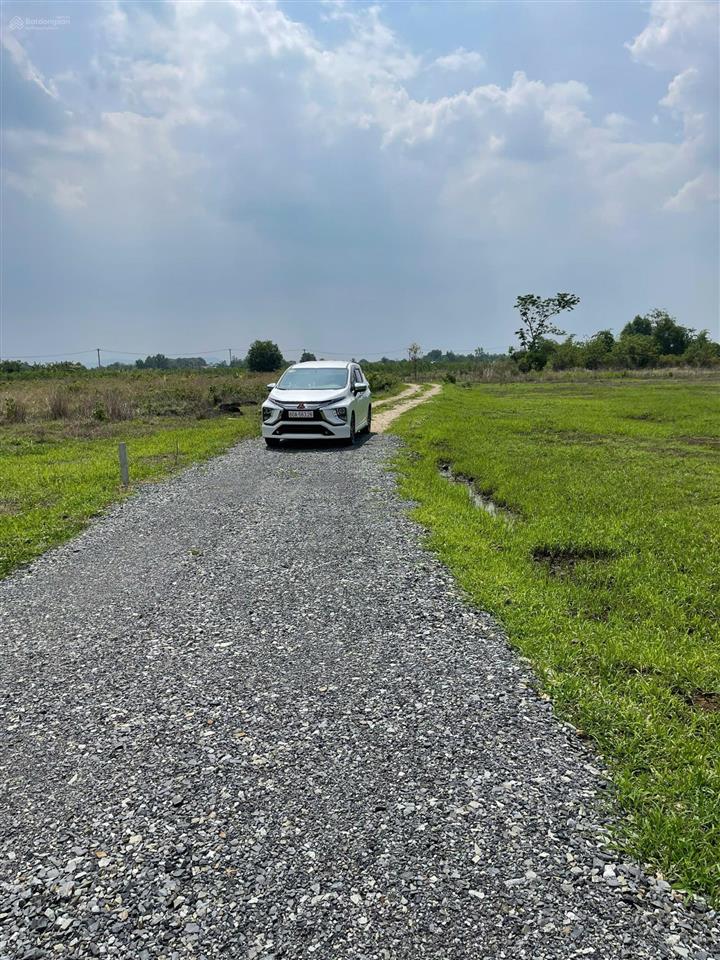 Bán đất 2 sào 533 mặt tiền đẹp có suối bao quanh, gần chợ & ubnd làm nhà vườn quá lý tưởng