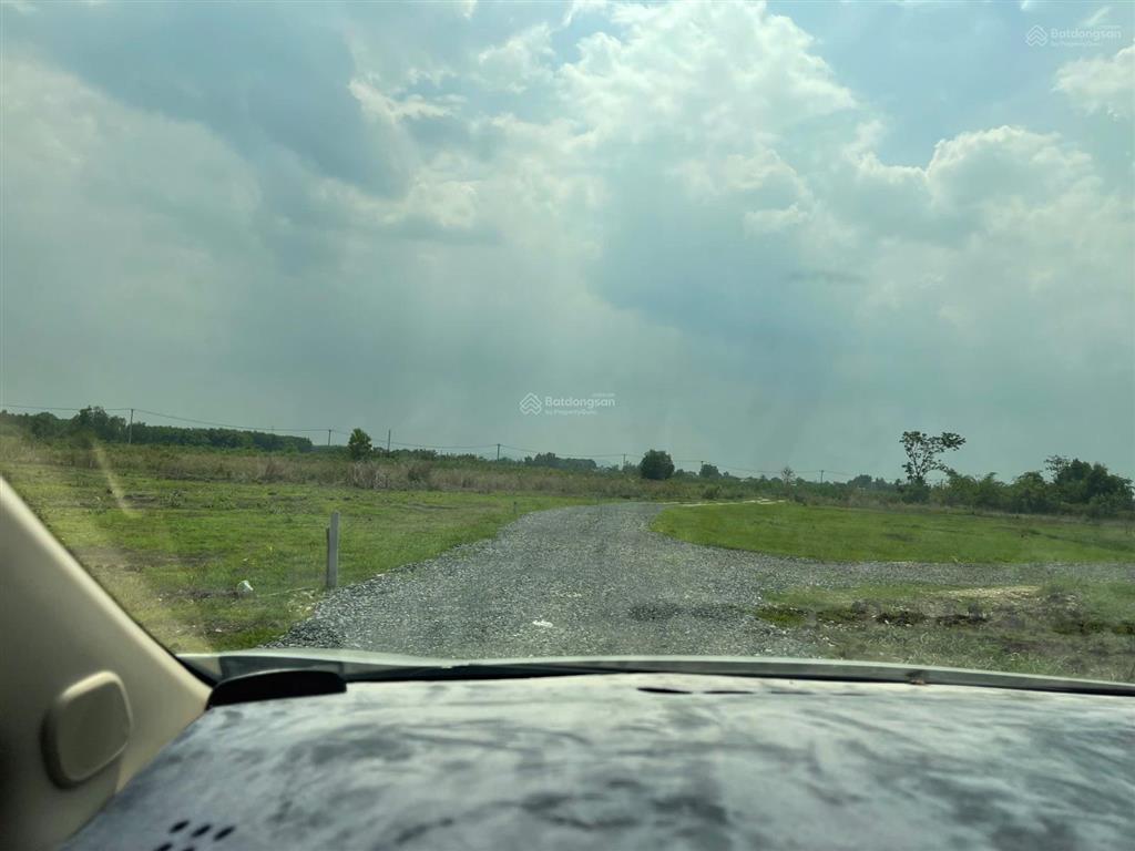 Bán đất 2 sào 533 mặt tiền đẹp có suối bao quanh, gần chợ & ubnd làm nhà vườn quá lý tưởng