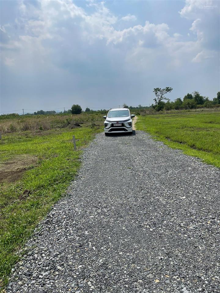 Bán đất 2 sào 533 mặt tiền đẹp có suối bao quanh, gần chợ & ubnd làm nhà vườn quá lý tưởng