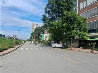 Bán lô đất 136m2 mt 4.9m 27,5 tỷ mặt phố đức giang vỉa hè oto tải chánh, tiện ích bạt ngàn