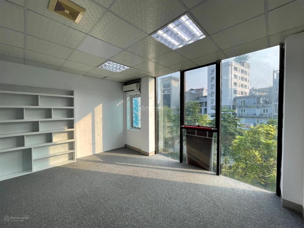 Cho thuê văn phòng tại phố hoàng cầu, 7 triệu, 50m2, đẹp xuất sắc