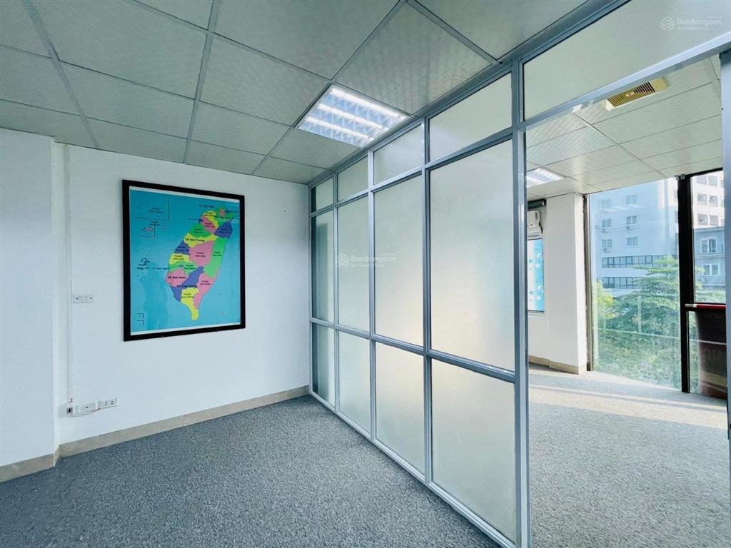 Cho thuê văn phòng tại phố hoàng cầu, 7 triệu, 50m2, đẹp xuất sắc