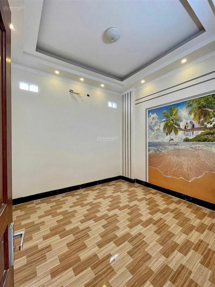 Nhà riêng ngay đs8  linh trung gần dh sư phạm kỹ thuật shr