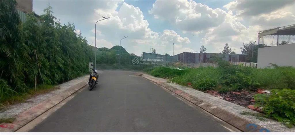 Đầu tư đất từ 2tỏi050 liền kề ngay phạm văn đồng gần vincom thủ đức đường 7m shr