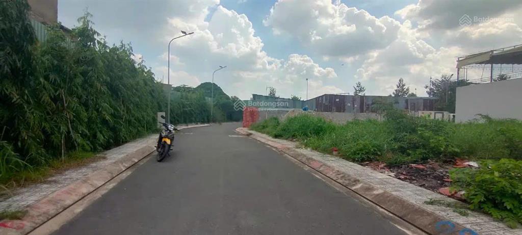 Đất nền sổ hồng riêng  giá f0 đường phạm văn đồng, phường linh tây, q. tđ  dt 67.3m2/2tỷ350