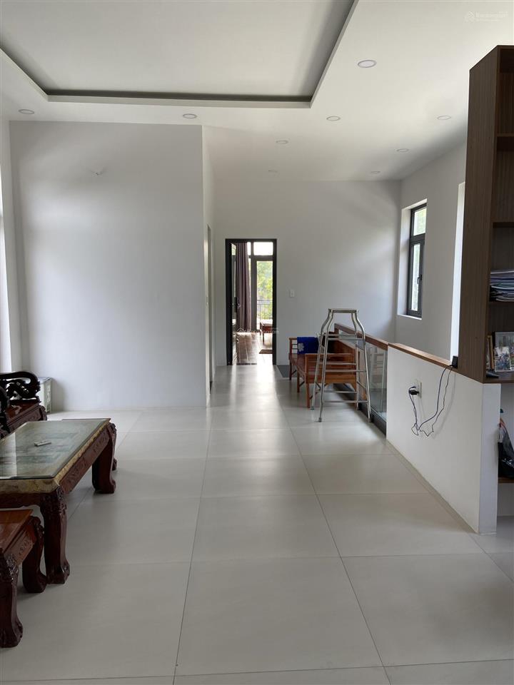 Bán biệt thự đẹp tại đ. cây me, 8 tỷ, 4000m2, 5pn, 6wc, đầy đủ tiện ích