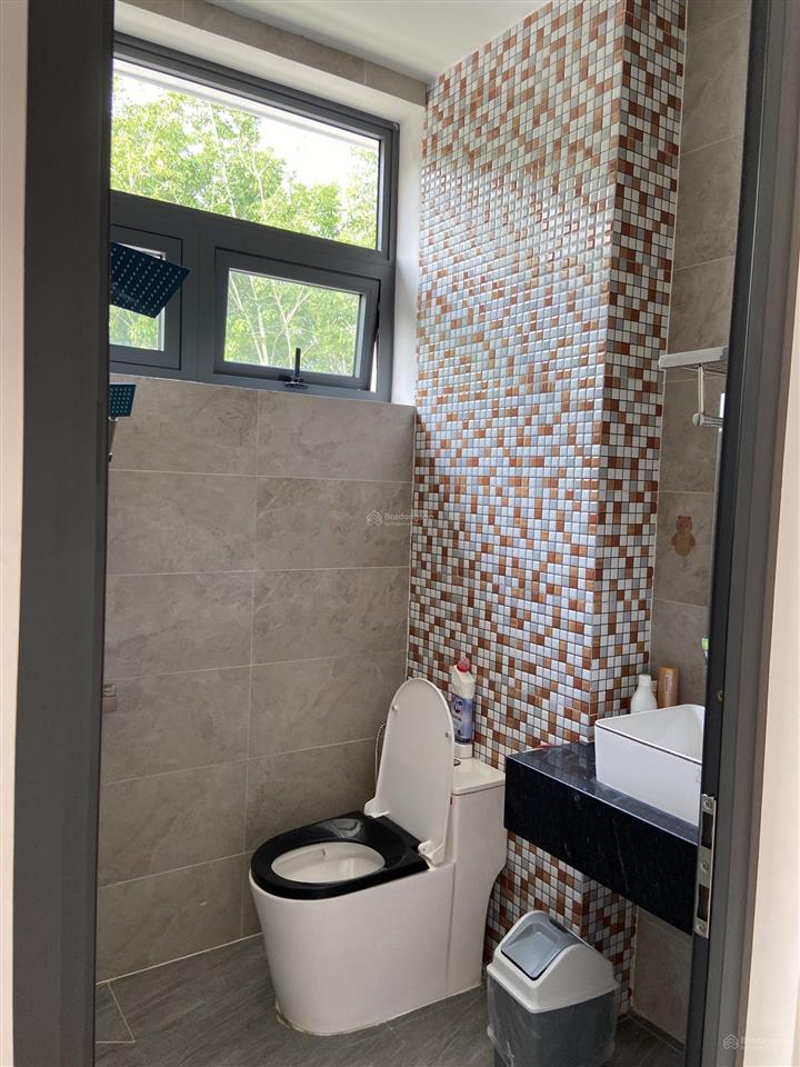 Bán biệt thự đẹp tại đ. cây me, 8 tỷ, 4000m2, 5pn, 6wc, đầy đủ tiện ích