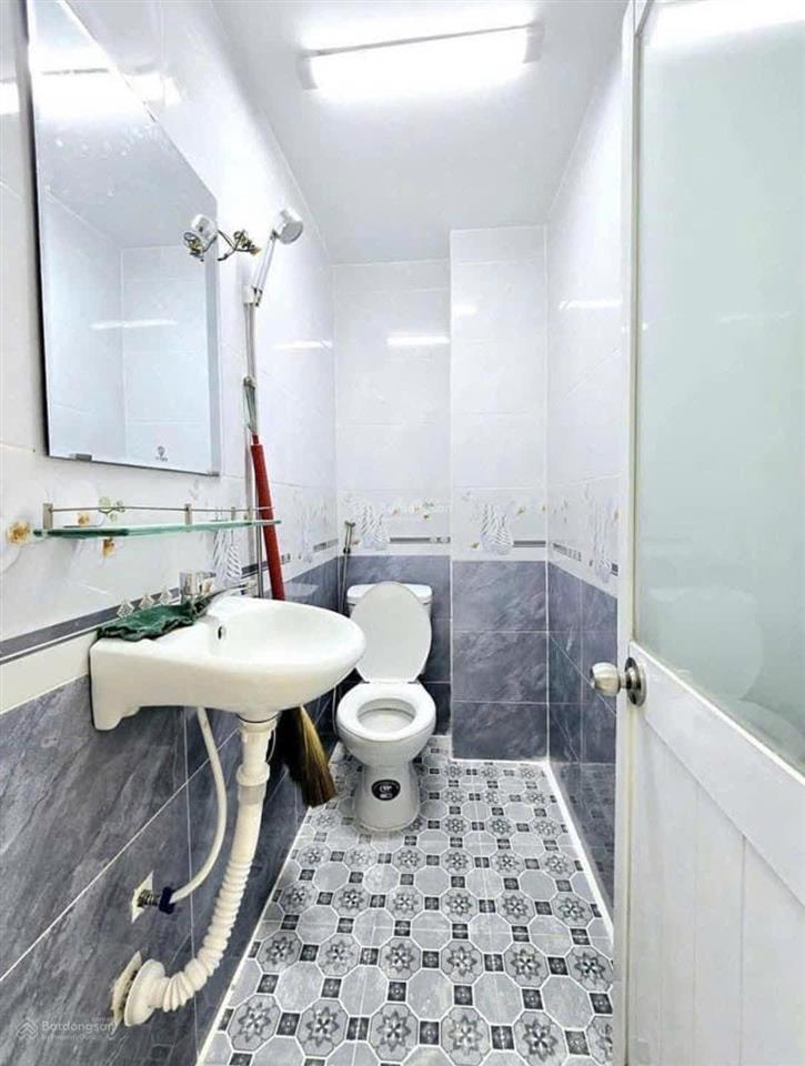 Bán lỗ còn 2,4 tỷ nhà nguyễn đình chiểu, q.3 | dt 67,5m2 | hẻm 6m | hợp đồng thuê sẳn | shr