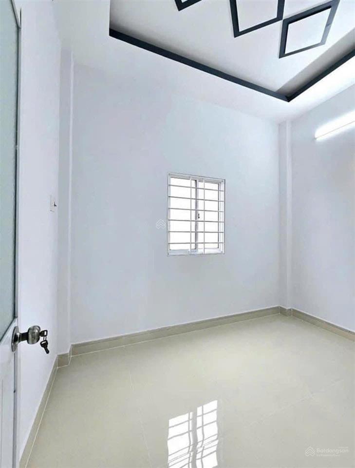 Bán lỗ còn 2,4 tỷ nhà nguyễn đình chiểu, q.3 | dt 67,5m2 | hẻm 6m | hợp đồng thuê sẳn | shr