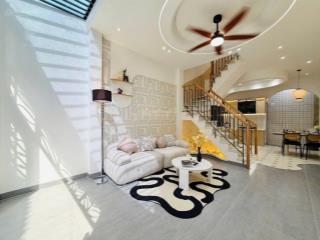2tỷ390 chốt nhà quận 5  đường hùng vương / dt 52m2 | hẻm 6m | nhà 3 tầng full nội thất như hình