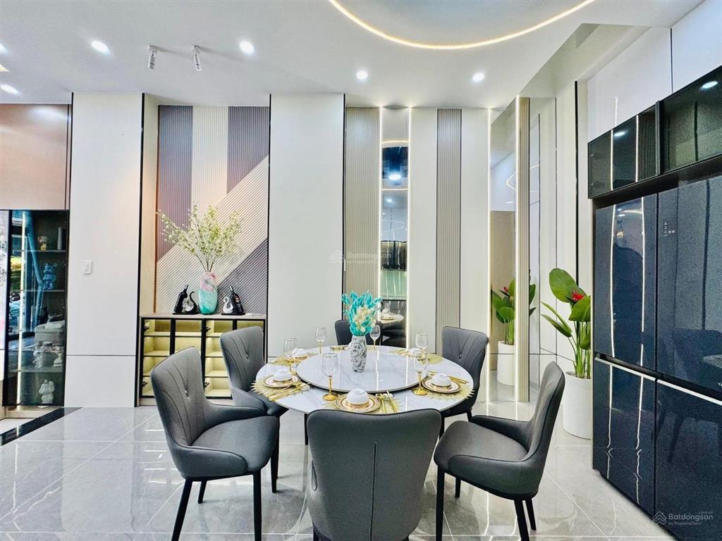 2,7 tỷ nhà bán ngay quang trung, gò vấp  dt 50m2 ( 4x12,5 )  hẻm 6m  full nội thất  chốt ngay