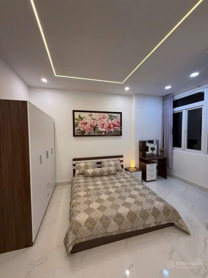 2 tỷ 550 nhà ngợp quận 1 gần chợ bến thành, kinh doanh tốt dt 40m2. đang cho thuê 16tr/tháng