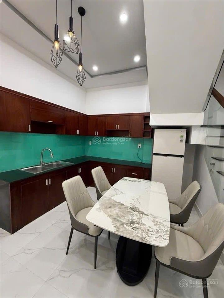 2 tỷ 550 nhà ngợp quận 1 gần chợ bến thành, kinh doanh tốt dt 40m2. đang cho thuê 16tr/tháng