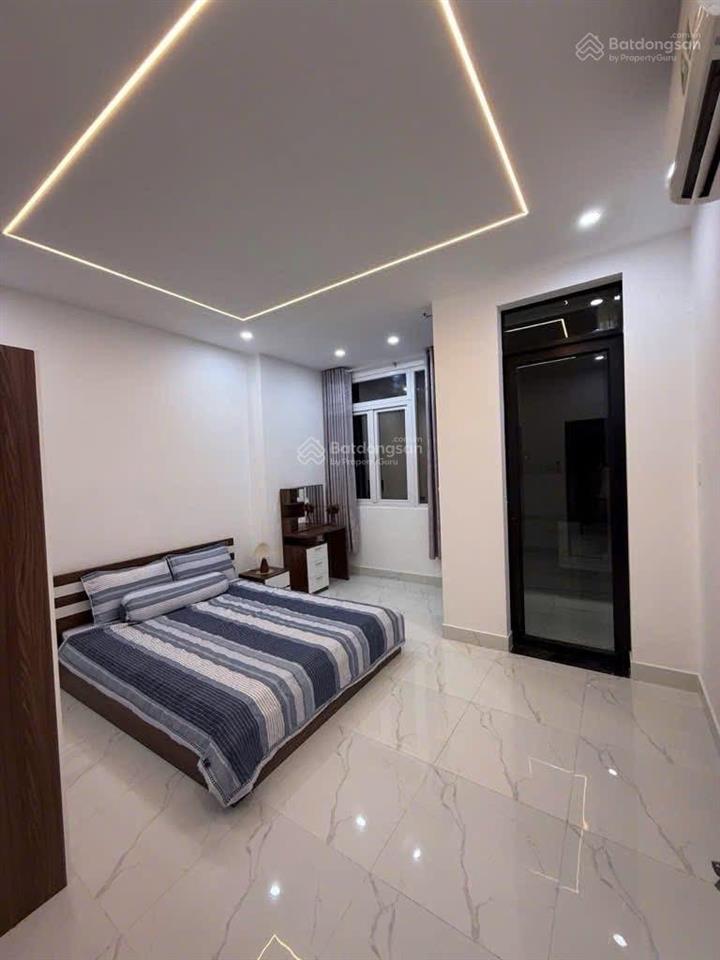 2 tỷ 550 nhà ngợp quận 1 gần chợ bến thành, kinh doanh tốt dt 40m2. đang cho thuê 16tr/tháng