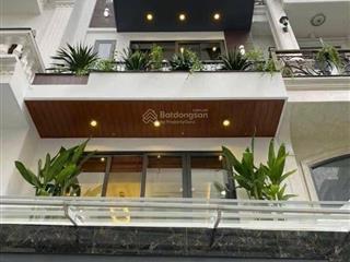 9 tỷ 990  tôi cần bán gấp nhà đường hai bà trưng gần chợ tân định. dt 50m2  2 lầu mới đẹp