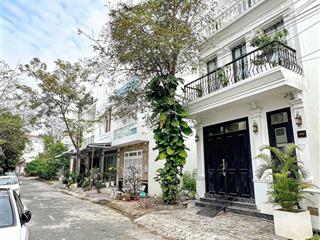 Sẵn hđ cho thuê 11tr/ tháng lê văn việt ngay đh gtvt tphcm. dt 66m2 phù hợp đầu tư ngay