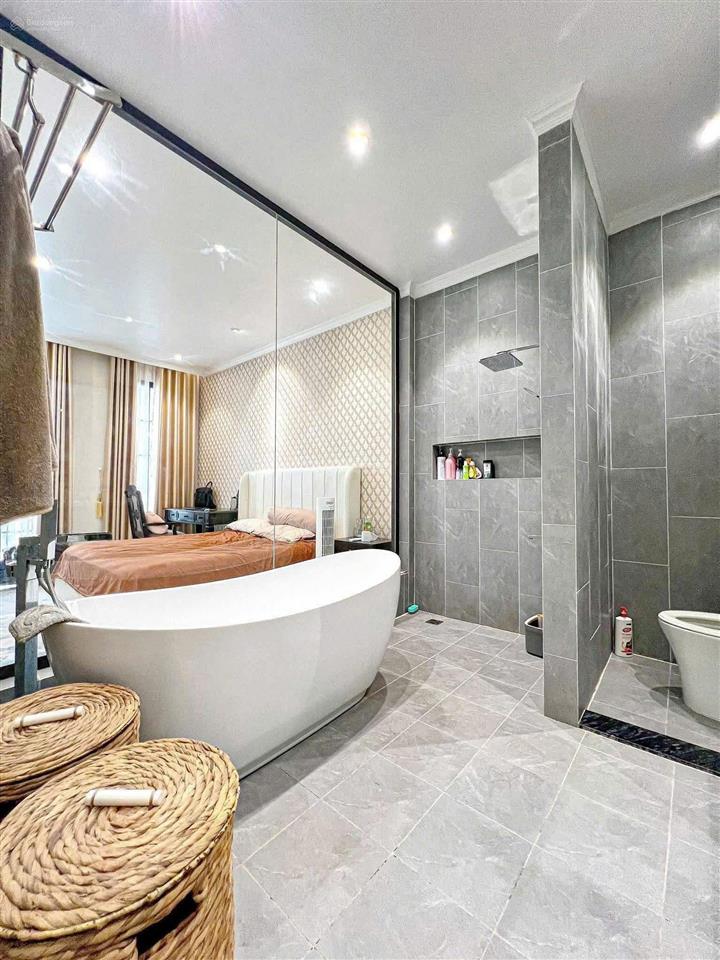 Sẵn hđ cho thuê 11tr/ tháng lê văn việt ngay đh gtvt tphcm. dt 66m2 phù hợp đầu tư ngay