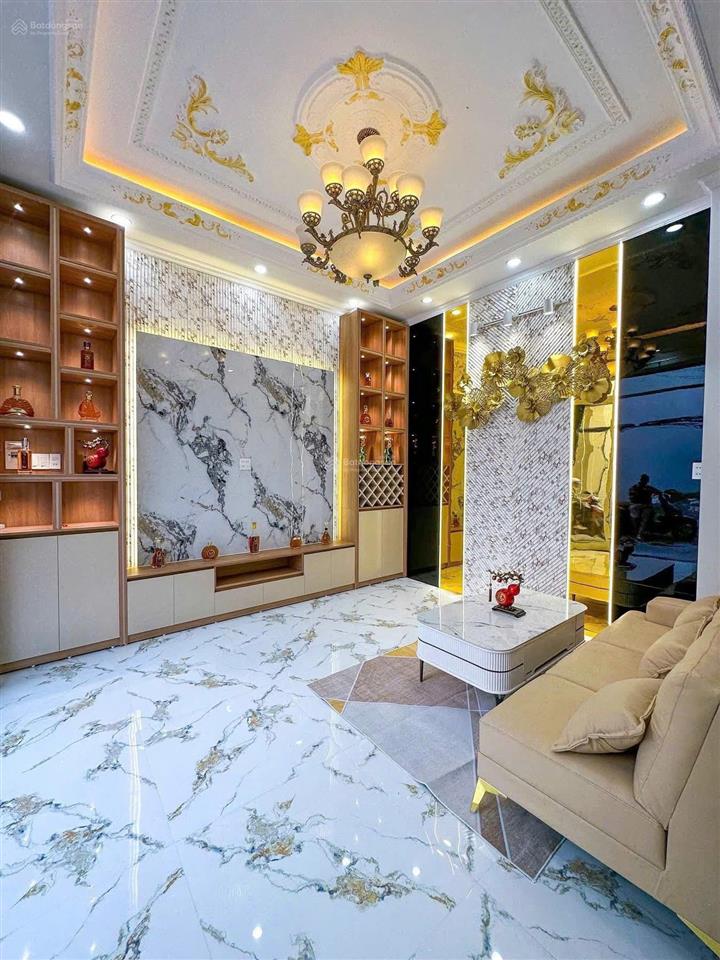 Hạ giá bán lỗ nhà ngay lê văn việt tặng full nội thất hxh shr, buôn bán sầm uất gần ngay vincom