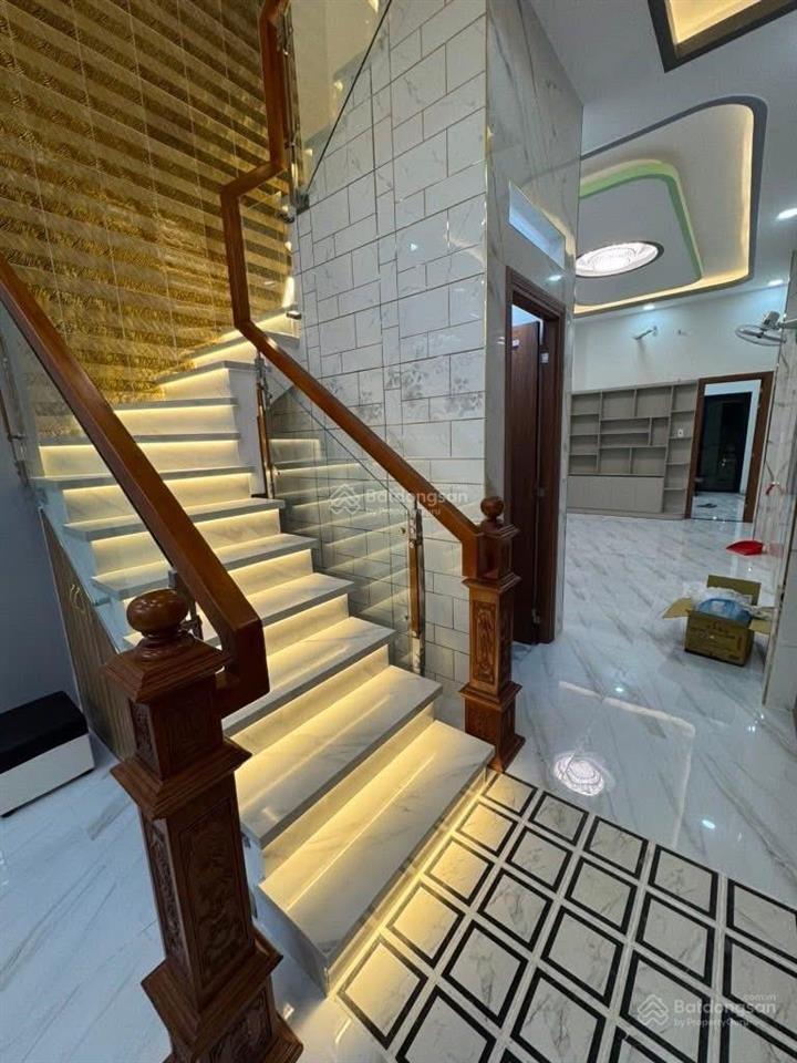 Ưu đãi cuối năm hạ chót giá 4tỷ3 căn nhà bình trưng đông quận 2,hxh mua về đầu tư hoặc sinh sống