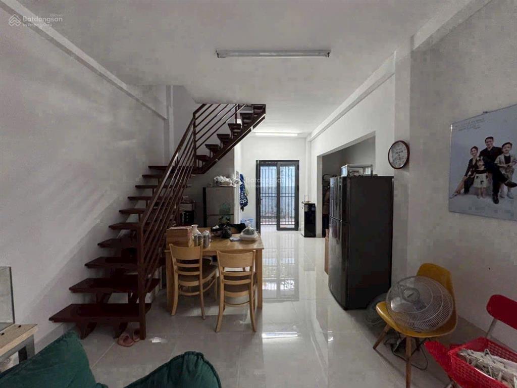 Bán nhà đường số 10, hiệp bình chánh, thủ đức. gần giga mall. dt 60.6m2  shr