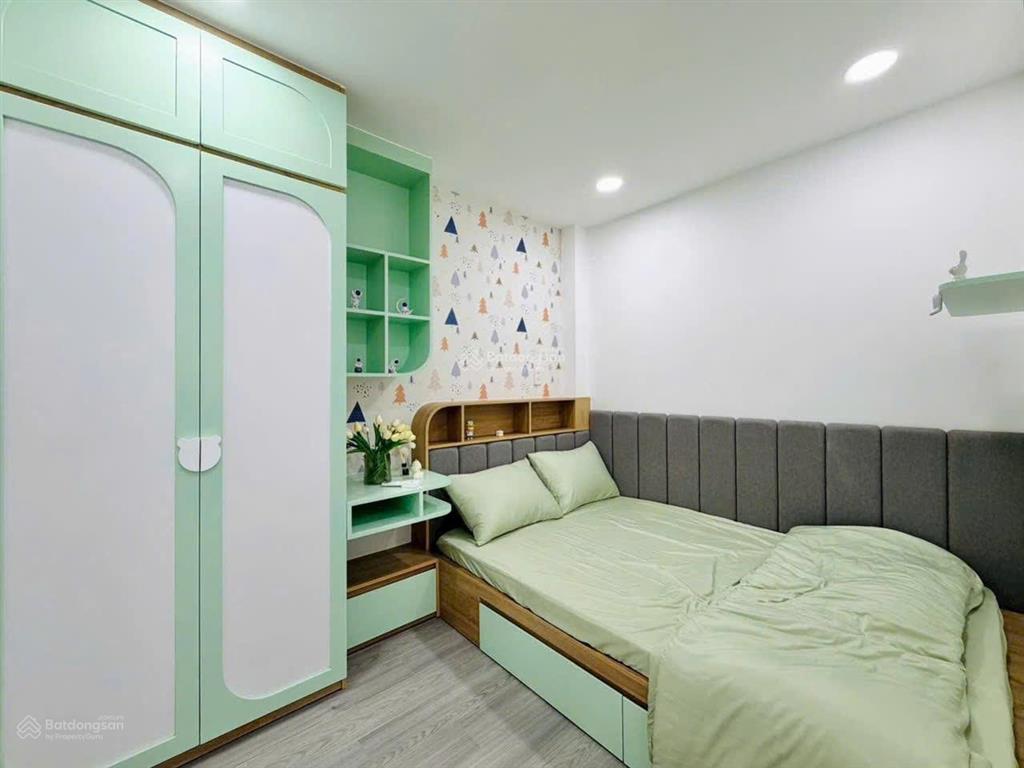 Nhà đường võ văn ngân. gần vincom thủ đức. dt 114m2. sổ hồng riêng.  0903 632 ***