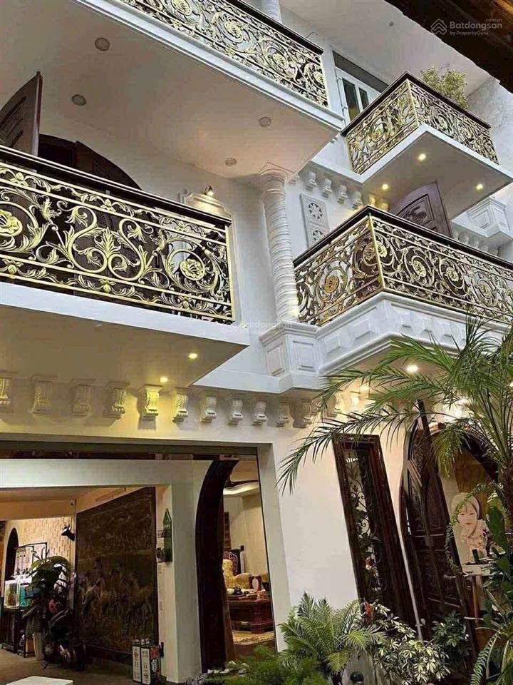 Biệt thự chính chủ đăng bán . bấm chuông hoặc gọi số điện thoại 0975 257 *** để mở cửa xem nhà