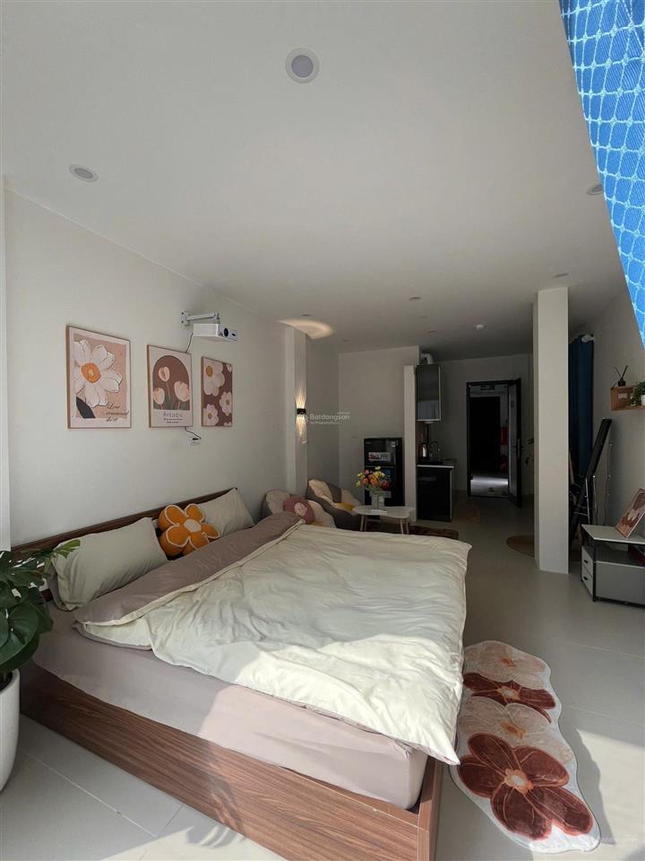 Cho thuê phòng trọ 30m2 ngay hồ tây, ô tô cách nhà 20m, nhận xe điện, cho nuôi pet, vào ở ngay!!