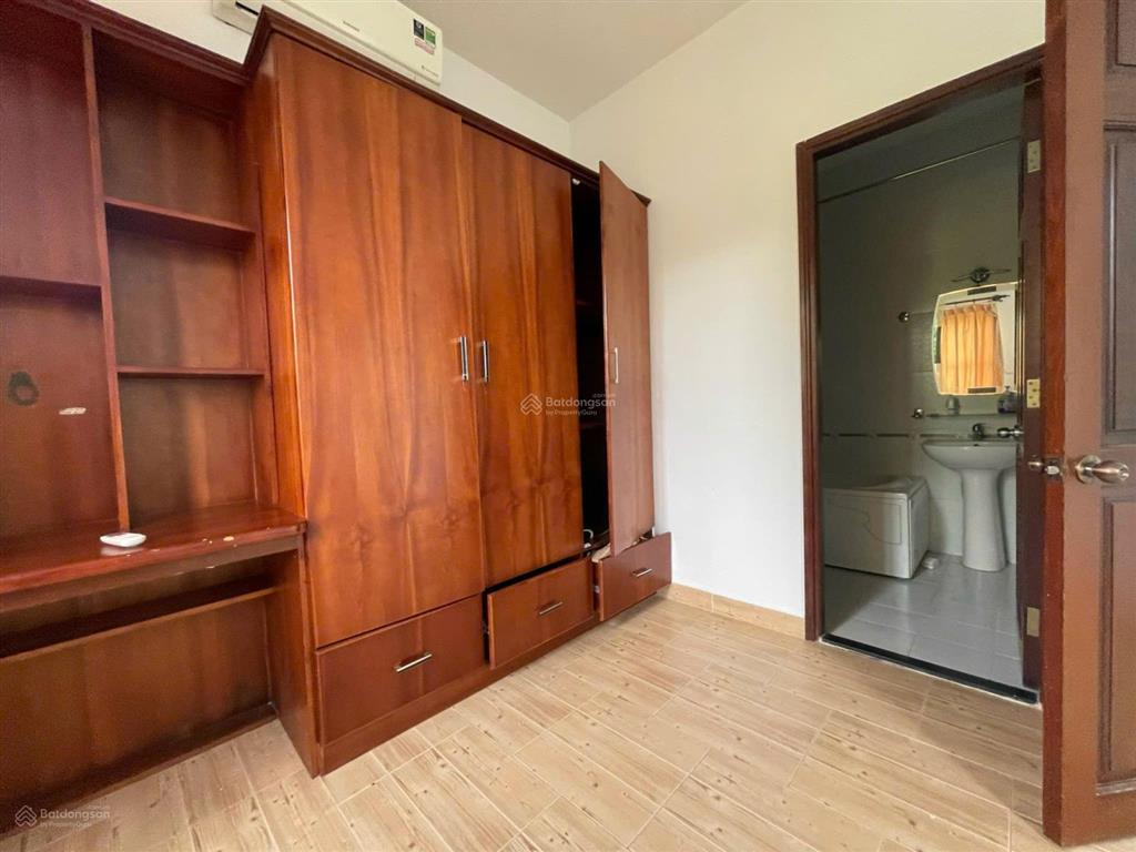 Cho thuê biệt thự phú mỹ hưng, cạnh công viên nam viên 2ha, 7x18m, sân vườn, 4pn, 4wc, sân thượng