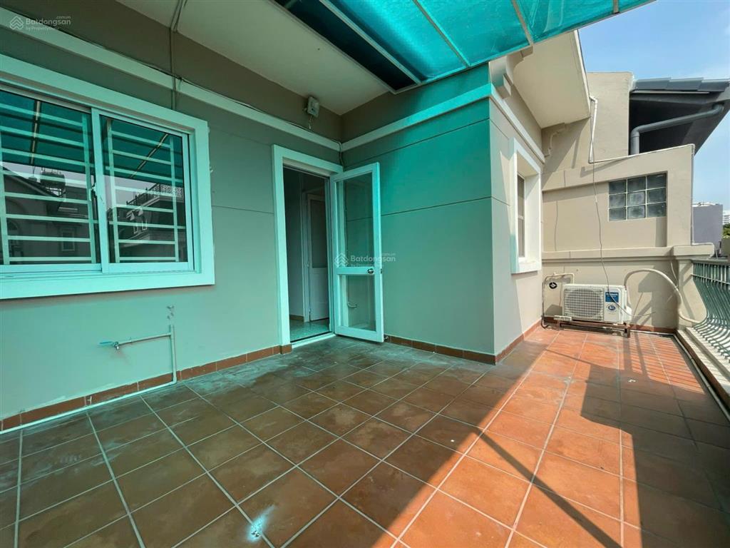 Cho thuê biệt thự phú mỹ hưng, cạnh công viên nam viên 2ha, 7x18m, sân vườn, 4pn, 4wc, sân thượng