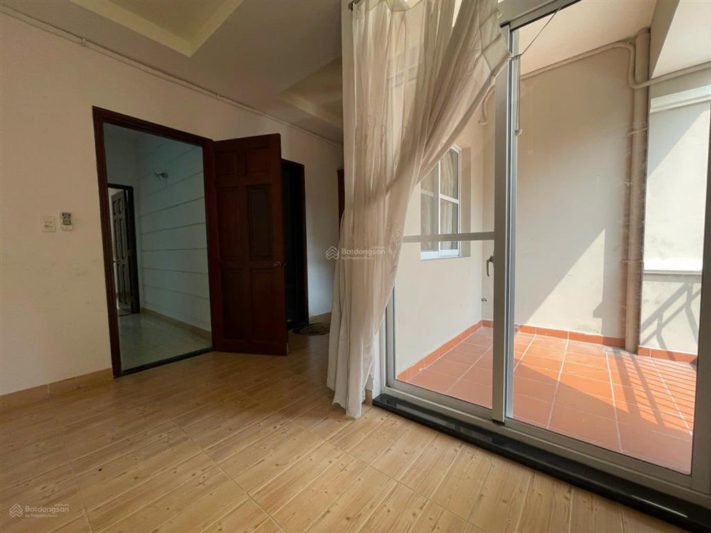 Cho thuê biệt thự phú mỹ hưng, cạnh công viên nam viên 2ha, 7x18m, sân vườn, 4pn, 4wc, sân thượng