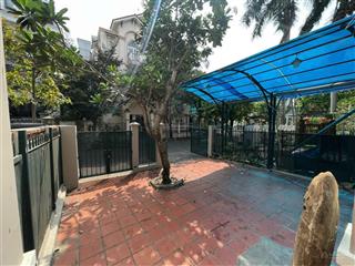 Cho thuê biệt thự phú mỹ hưng, cạnh công viên nam viên 2ha, 7x18m, sân vườn, 4pn, 4wc, sân thượng