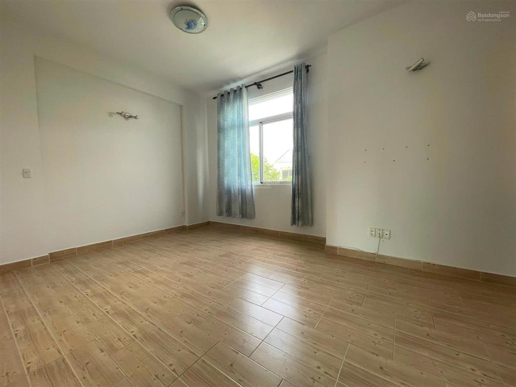 Cho thuê biệt thự phú mỹ hưng, cạnh công viên nam viên 2ha, 7x18m, sân vườn, 4pn, 4wc, sân thượng