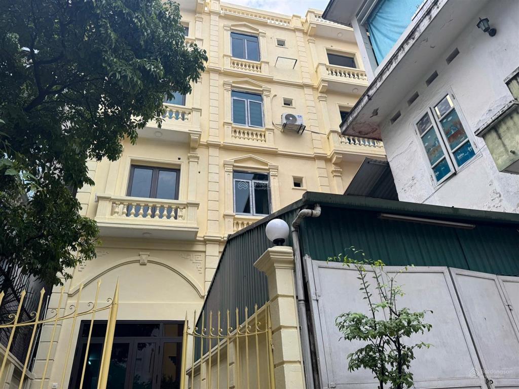 Cần bán nhà âu cơ ô tô đỗ cửa ngõ nông, dt 145m2