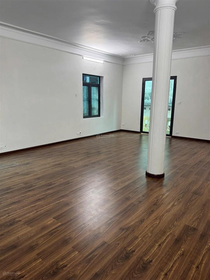 Cần bán nhà âu cơ ô tô đỗ cửa ngõ nông, dt 145m2