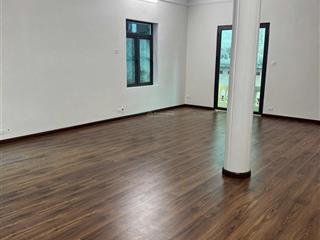 Cần bán nhà âu cơ ô tô đỗ cửa ngõ nông, dt 145m2