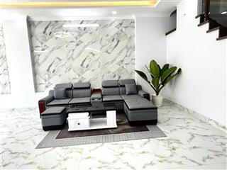 Cần bán ngay nguyễn kiệm, phú nhuận 60m2, sổ riêng.  0984 555 ***