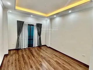 Sát chợ bắc lãm nhà xây mới 5 tầng  đón tết