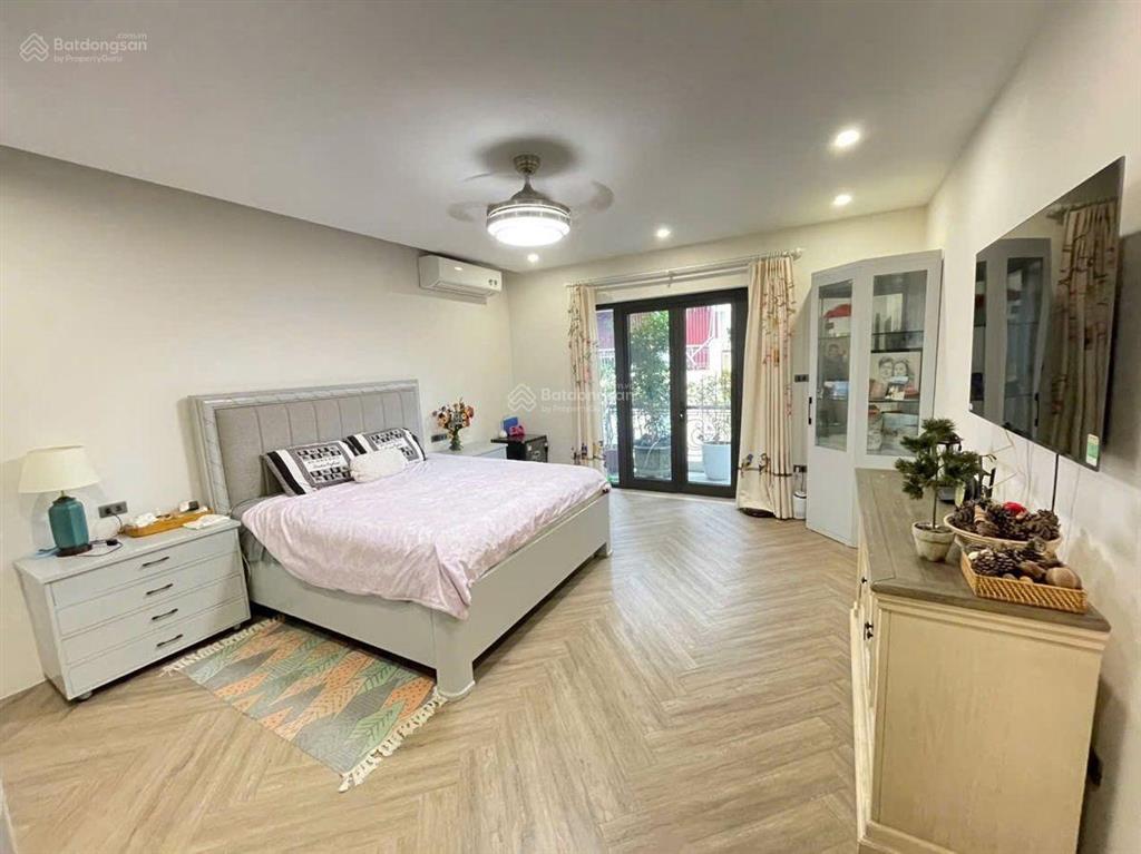 Giảm 2 tỷ bán siêu phẩm mp hoàng ngân 95m2 6 tầg thg máy nội thất xịn,ở và kdspa 50 tr/th hơn 25 tỷ