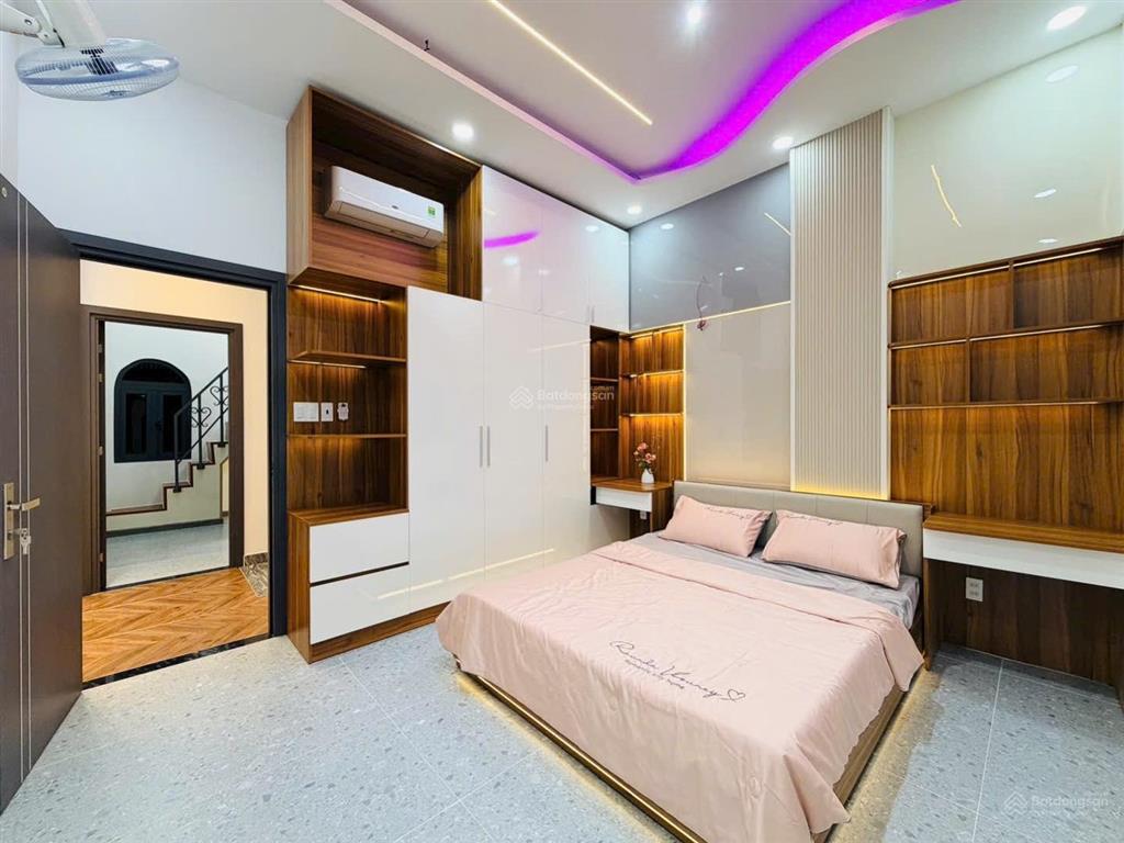 Chị như đang kẹt tiền bán nhà đường nguyễn đình chiểu phường 3 quận 3 giá tốt 2 tỷ 350tr 65m2