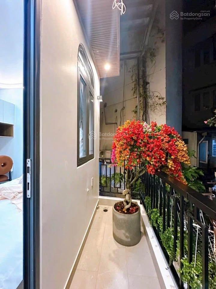 Cô chú bán nhà đường xóm chiếu phường 15 quận 4 giá 1 tỷ 950tr/60m2.