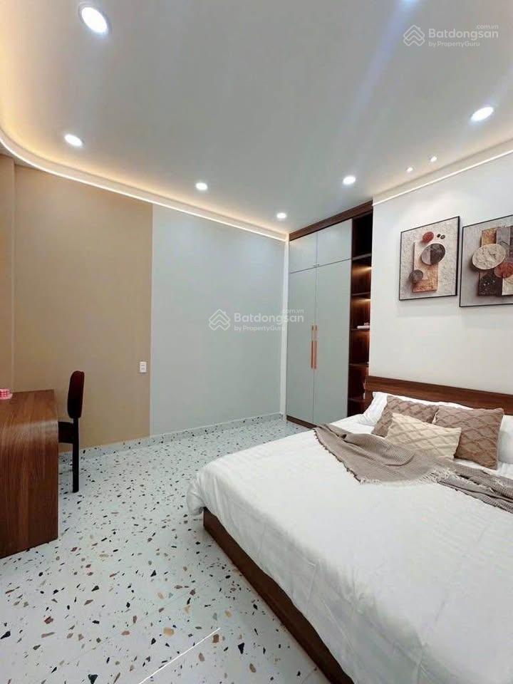 Cô chú bán nhà đường xóm chiếu phường 15 quận 4 giá 1 tỷ 950tr/60m2.