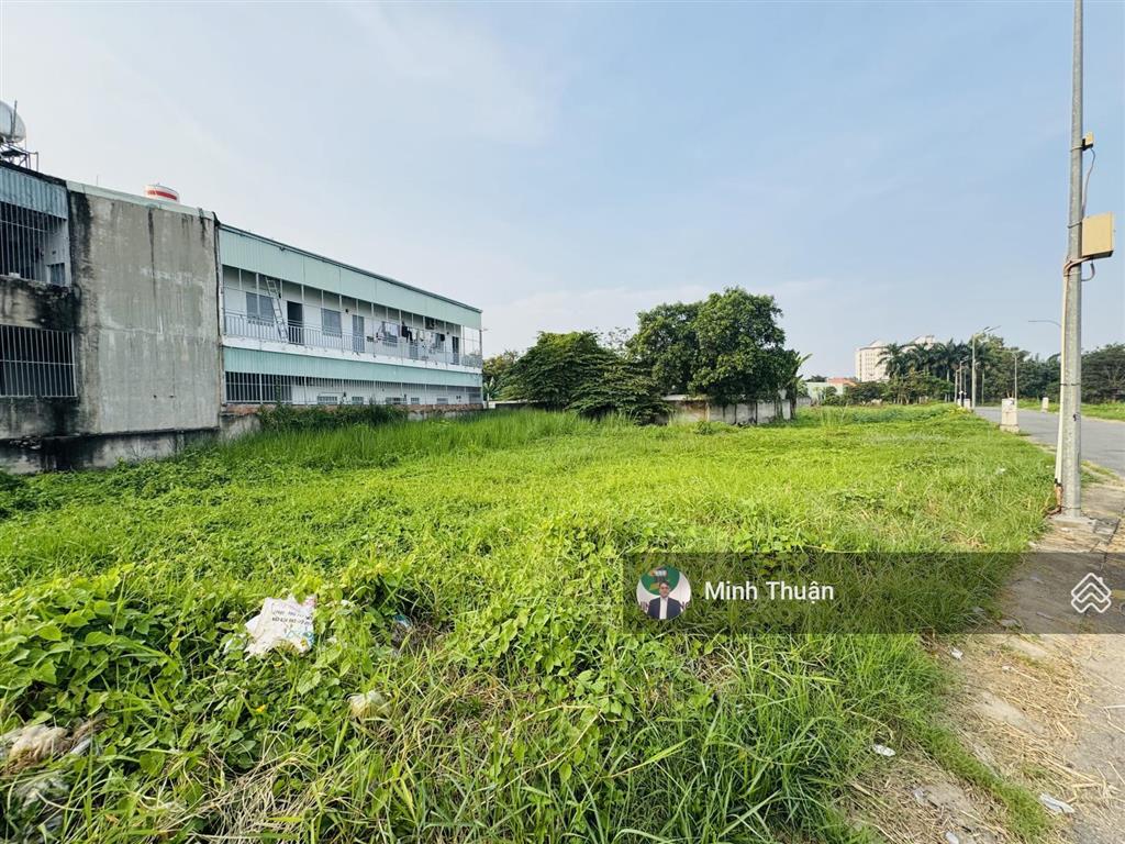 Rẻ nhất q2! bán đất 3 mặt tiền  ngay nguyễn thị định  41x23m  cn 819m2  xây 6 tầng  giá 27 tỷ