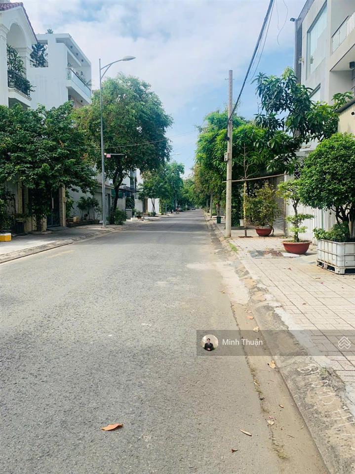 Rẻ nhất unbd tml! bán lô đất đẹp  10x20m  hầm 4 tầng  đối diện công viên  giá 105tr/m2